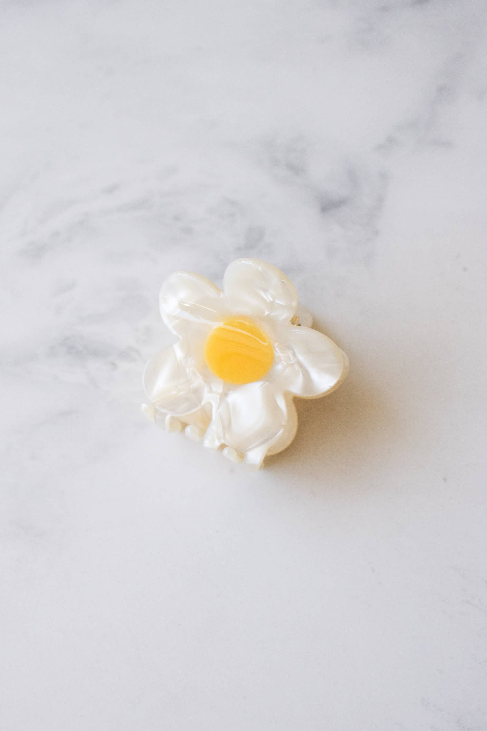 Eco Single Daisy Hair Claw Clip
