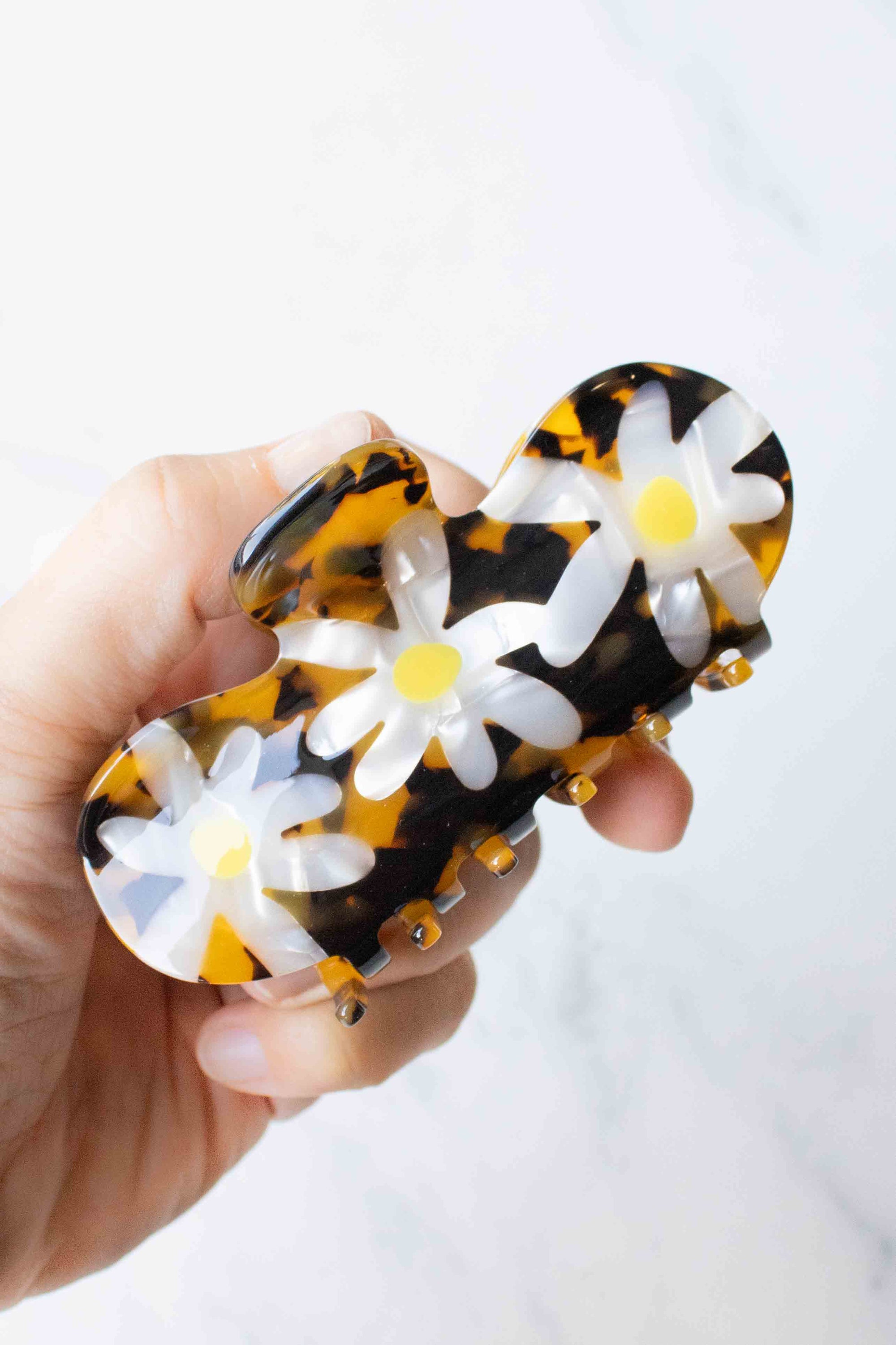 Eco Daisy Flower Curved Hair Claw Clip