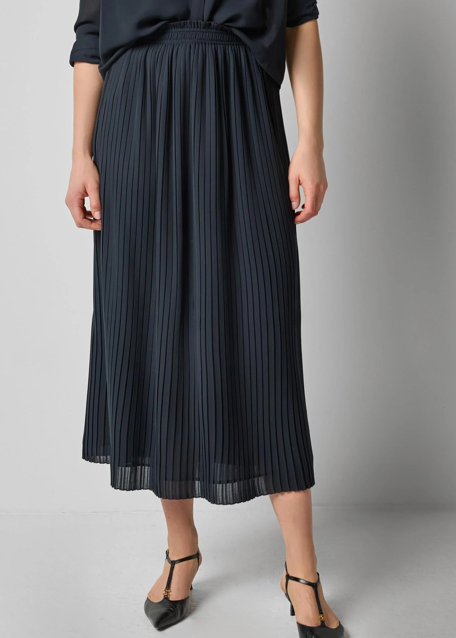 Black Pleated Maxi Skirt
