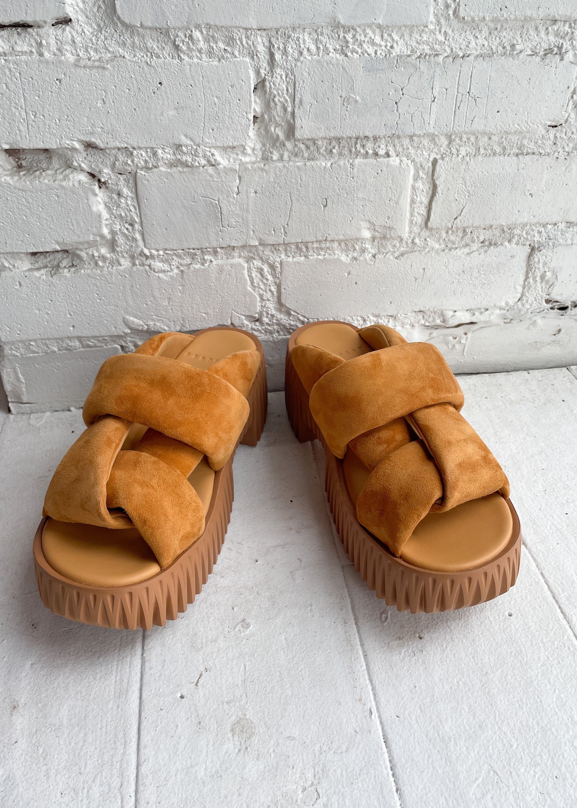 Plia Semo Shoes