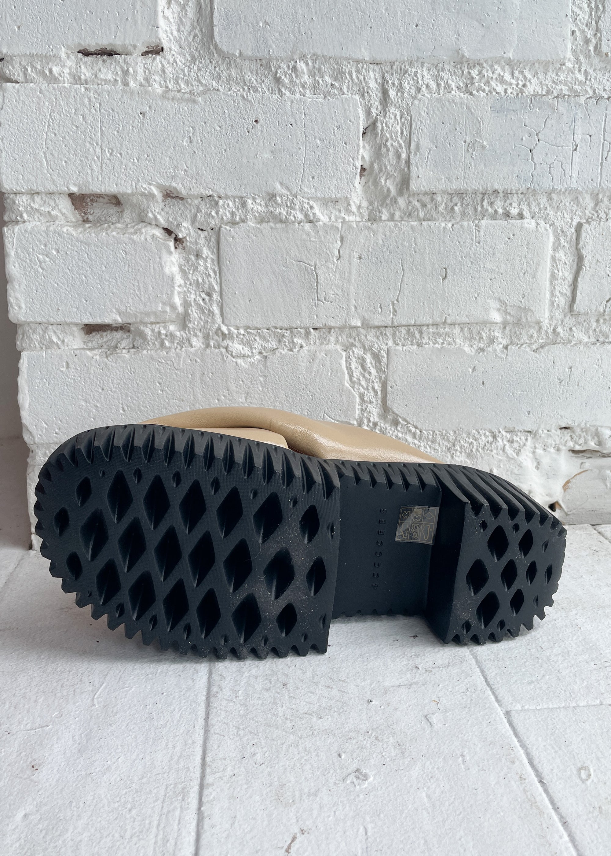 Plia Anda Shoes