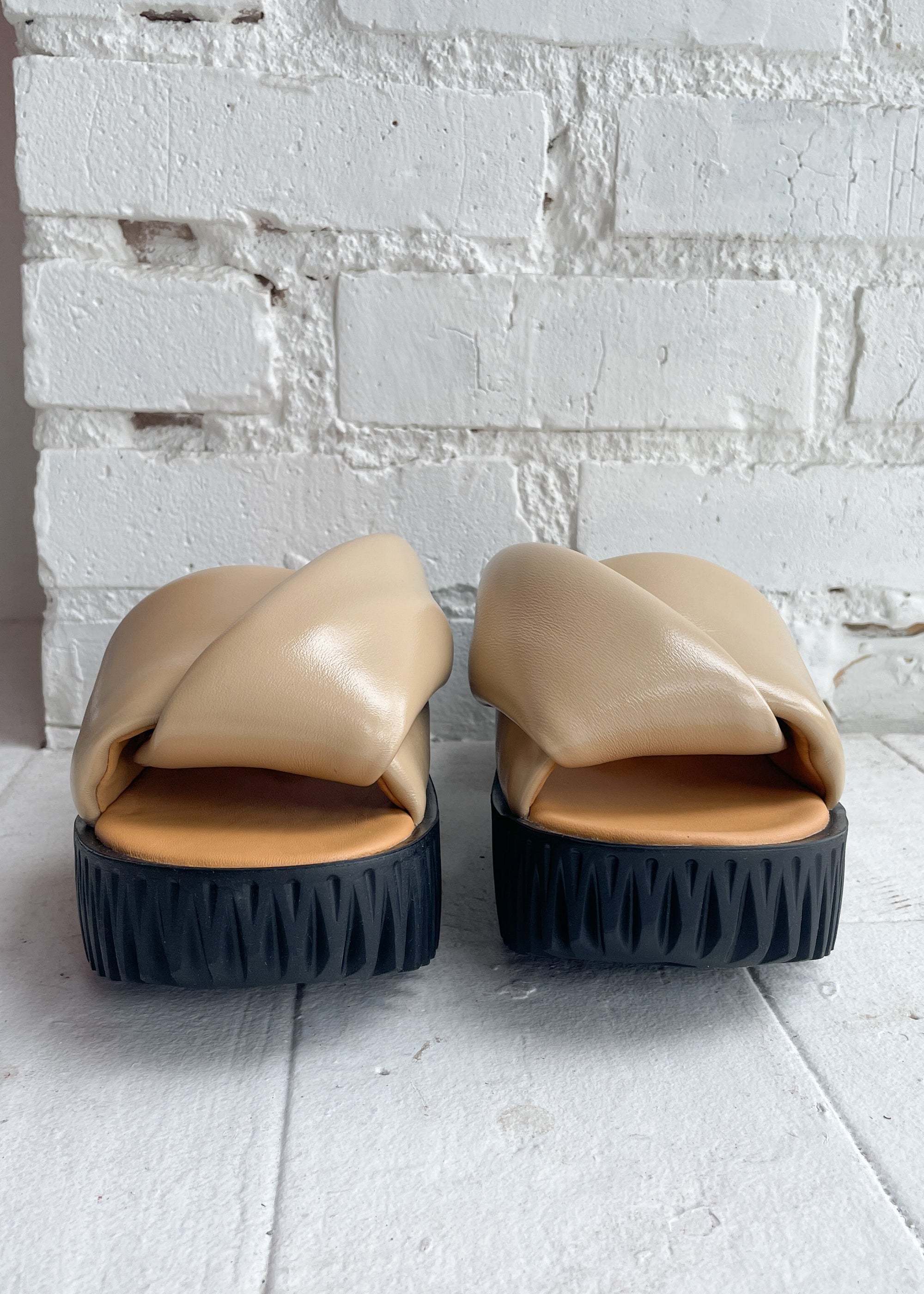 Plia Anda Shoes