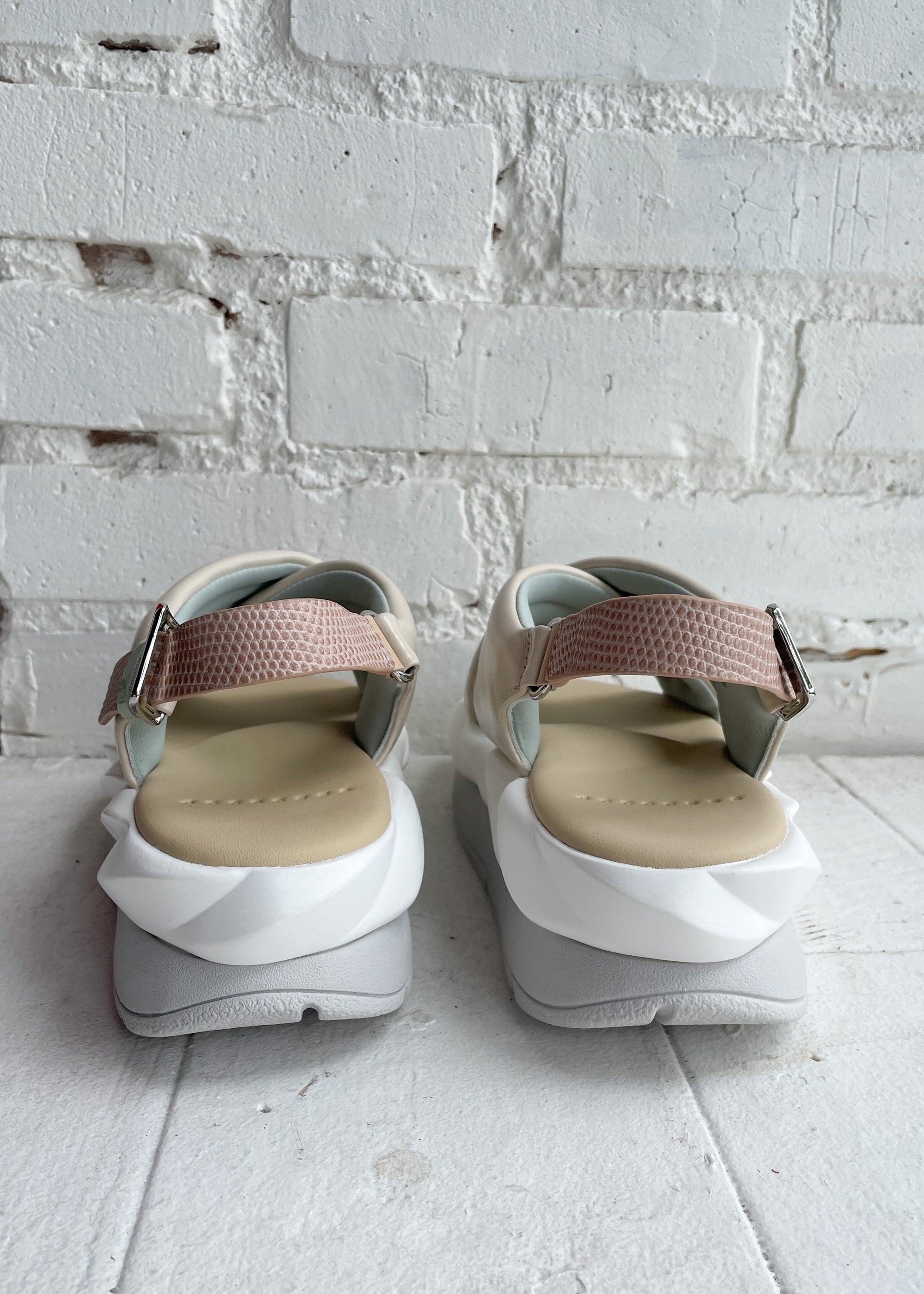 Mellow Mana Shoes