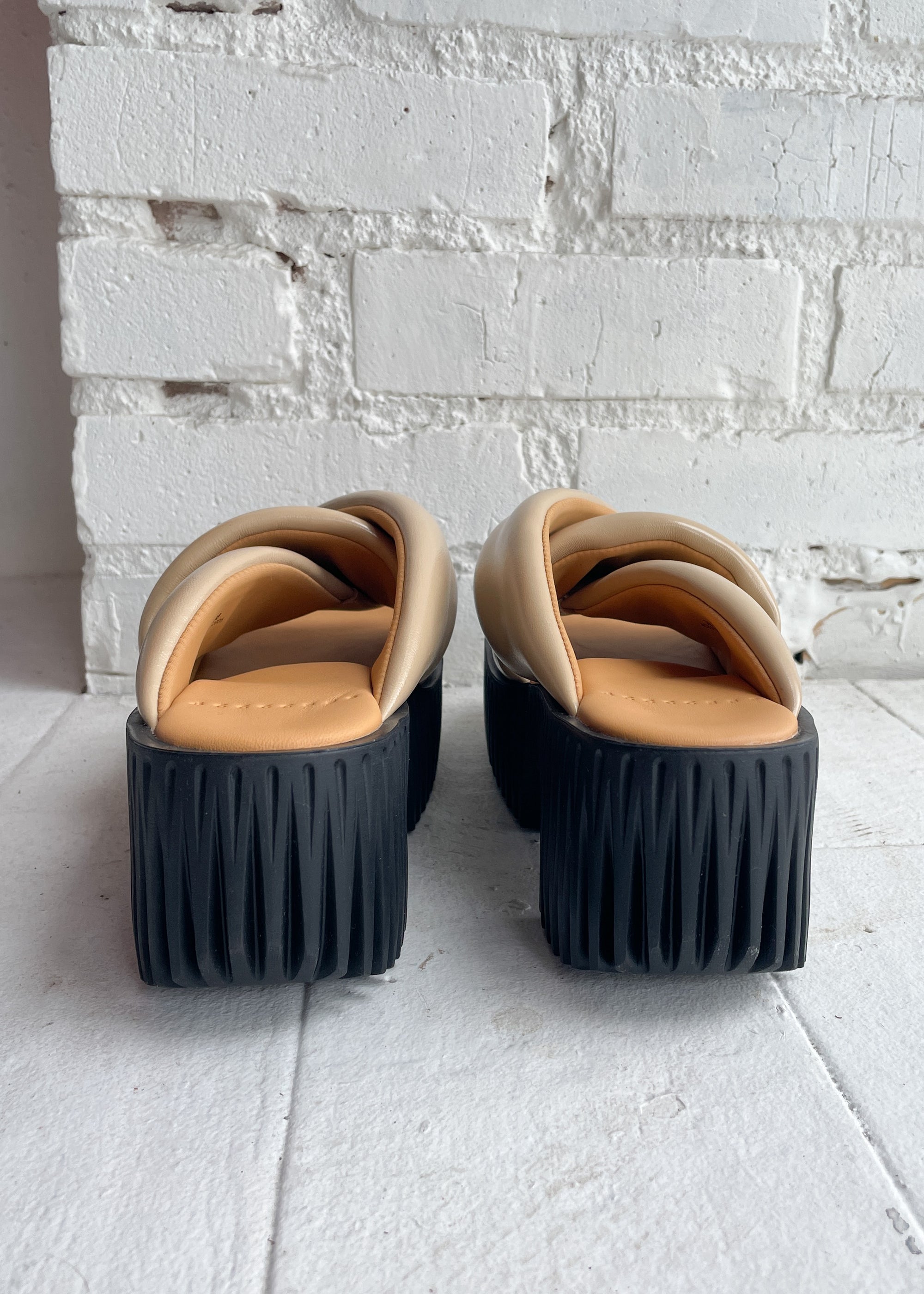 Plia Anda Shoes