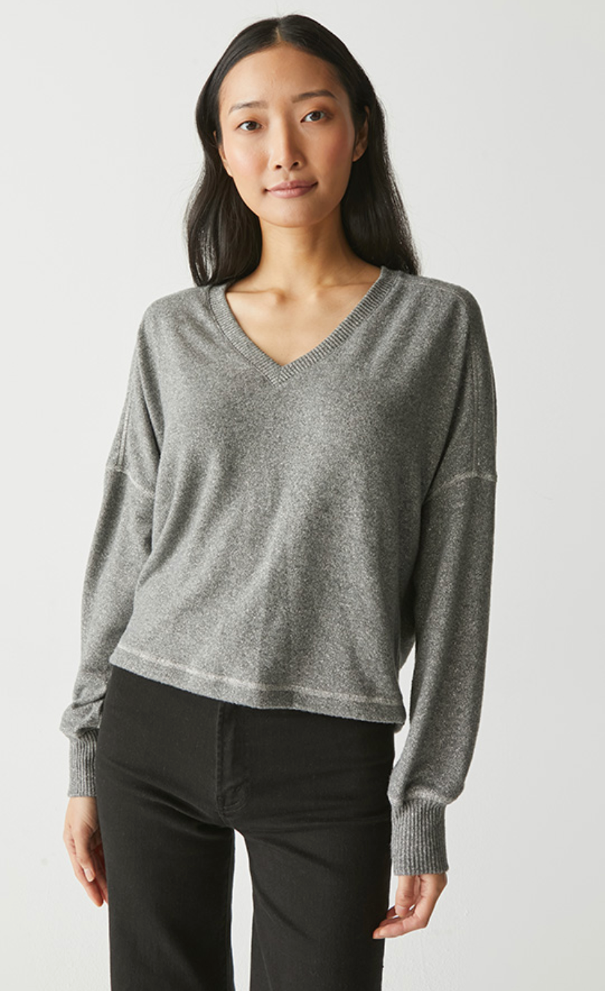 Vic Sparkle Relaxed V-Neck Pullover