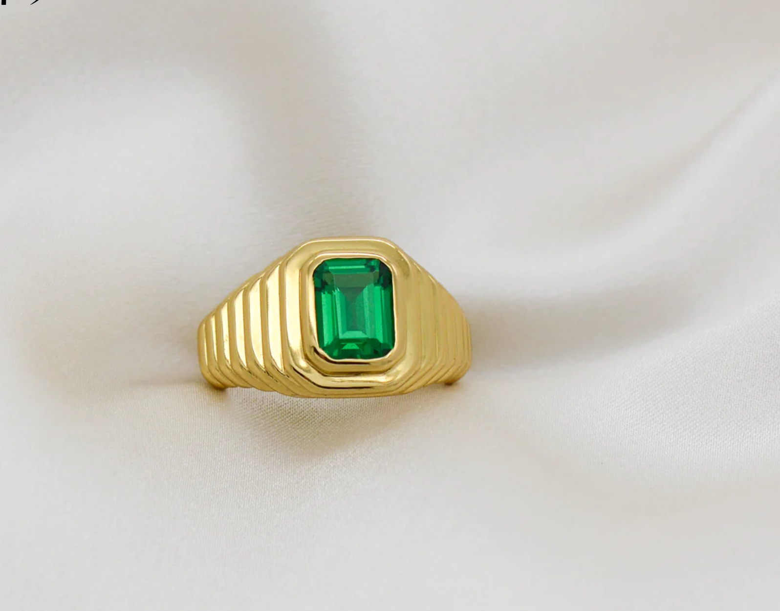 Manhattan Ring w Emerald
